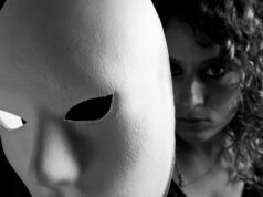 Gli LLM possono smascherare utenti pseudonimi su larga scala con sorprendente precisione