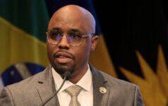 La CDB afferma che i paesi dei Caraibi prevedono una crescita moderata nel 2026 nonostante le sfide globali