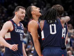 La Final Four si è stabilita con UConn che ha sconvolto Duke per unirsi a Illinois, Arizona e Michigan: NPR