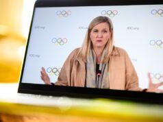 Il comitato olimpico bandisce gli atleti trans dagli eventi femminili: NPR