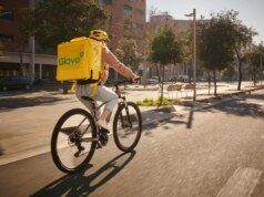 Glovo ridurrà la propria impronta del 42% con formule di consegna sostenibili