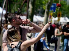 Sant Jordi: tra gioia per strada e ritorno alle antiche tradizioni nella Generalitat