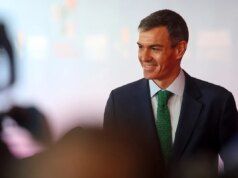 Sánchez chiede all’Ue di imporre una tassa alle società elettriche e di prolungare per un anno i fondi comunitari