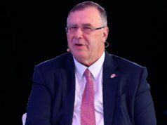 TotalEnergies teme problemi di approvvigionamento di carburante in Europa se il blocco di Hormuz continua "Ancora 2 o 3 mesi"