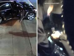 Sparatoria ad Antiochia, California: il video della bodycam mostra un agente di polizia intrappolato nell’auto del sospettato della rapina