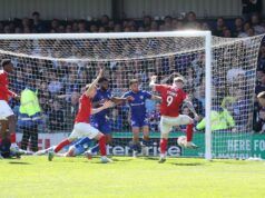 La partita Rochdale vs York è stata interrotta a causa dell’invasione del campo prima del controverso gol della vittoria del titolo