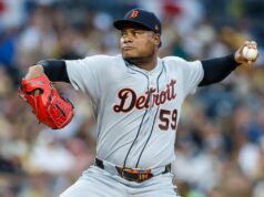 I Tumbling Tigers cercano di segnare la prima partita in casa contro Cards