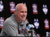 L’allenatore dell’UConn Dan Hurley rifocalizza gli Huskies: “Qui per giocare, non per guardare”
