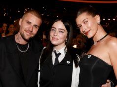 Hailey Bieber nel cameo di Billie Eilish sul set del Coachella di Justin Bieber