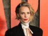 Charlize Theron si arrampica su roccia con la figliaAgosto