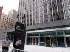 L’ICE blocca l’accesso al tribunale per l’immigrazione di New York: sostenitori