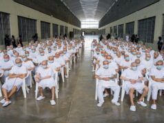 Centinaia di membri della banda criminale più violenta di El Salvador affrontano un processo di massa per 47.000 crimini