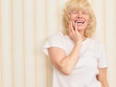 Collezione Erie di Pamela Anderson: set di lino, jeans comodi