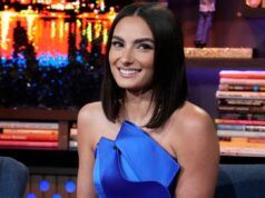 Paige DeSorbo regala a sua madre ogni anno la stessa maschera condizionante per capelli