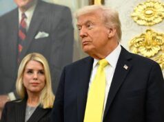 Donald Trump reagisce dopo che Pam Bondi è stata licenziata dal ruolo di procuratore generale