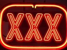 Perché i migliori siti web universitari servono porno? Si tratta di meno pulizie.