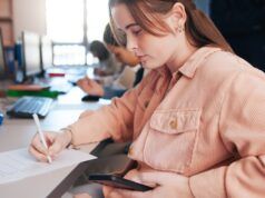 Gli studenti imbrogliano nei test in un modo nuovo: perché è così difficile da individuare