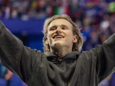 Ilya Malinin ha fatto un gesto gentile subito dopo aver vinto il titolo mondiale