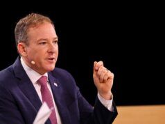 L’EPA monitora l’acqua potabile per microplastiche e prodotti farmaceutici