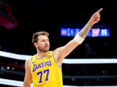 Luka Doncic dei Lakers raggiunge un traguardo in carriera dopo la squalifica NBA