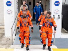 Donald Trump consegna il messaggio finale agli astronauti dell’Artemis II prima del lancio