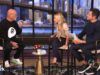 Howie Mandel raddoppia per le semi-scuse imbarazzanti dopo che Mark Consuelles ha fotografato Kelly Ripa in onda