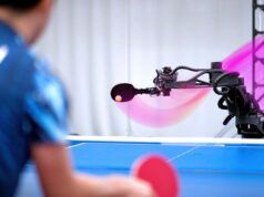 Robot che gioca a ping pong sulla buona strada per diventare campione del mondo