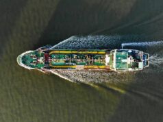 La truffa delle criptovalute attira le navi nello Stretto di Hormuz, promettendo un passaggio sicuro