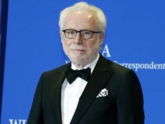 Wolf Blitzer della CNN ha descritto la sparatoria durante la cena dei corrispondenti della Casa Bianca, dicendo che l’uomo armato era “a pochi passi” da lui.