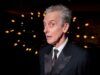 La star di Doctor Who, Peter Capaldi, dice di non sapere “perché la gente lo prende così sul serio”