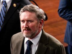 Dopo che Bondi fu estromesso, il deputato Massey X sollevò il dossier Epstein nel sondaggio