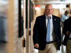 I negoziatori sperano in un accordo sui poteri di spionaggio nel mezzo di una disordinata battaglia sulle riforme